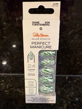 DVF 🎯 SALLY HANSEN